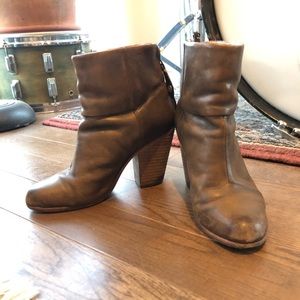 Rag & Bone grey ankle boot with stacked heel 6.5 US